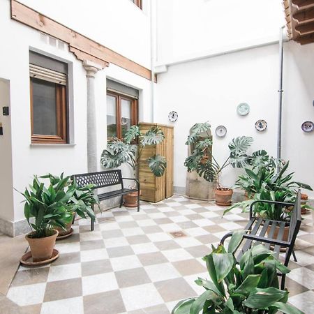 Tuguest Plaza De Gracia Apartment Гранада Екстериор снимка