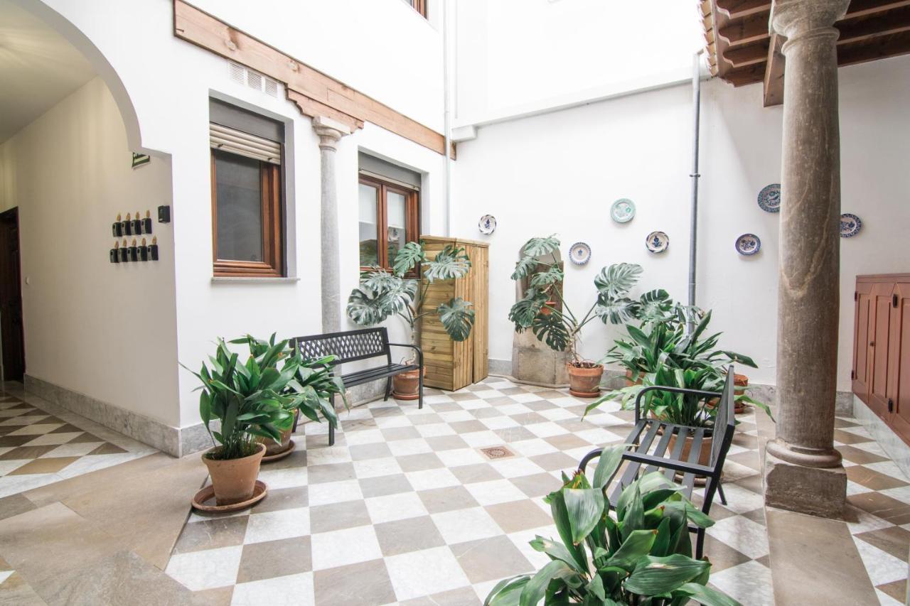 Tuguest Plaza De Gracia Apartment Гранада Екстериор снимка