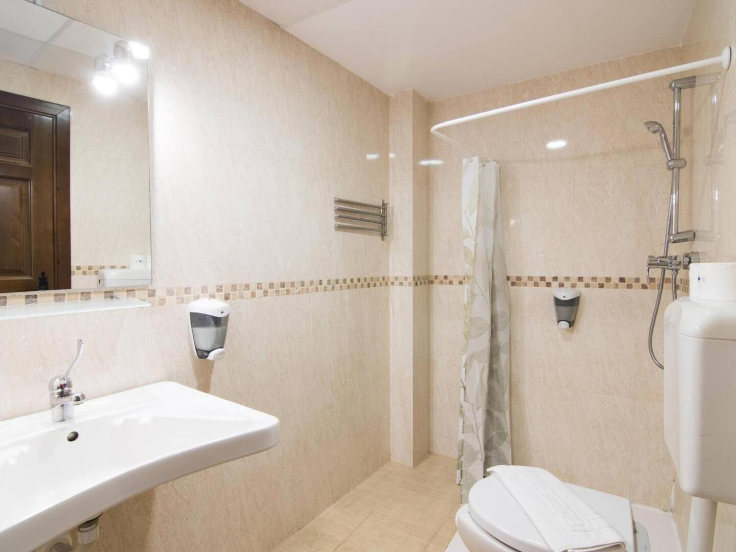Tuguest Plaza De Gracia Apartment Гранада Екстериор снимка